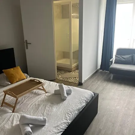 Grand Pour Max 11 Personnes דירה *